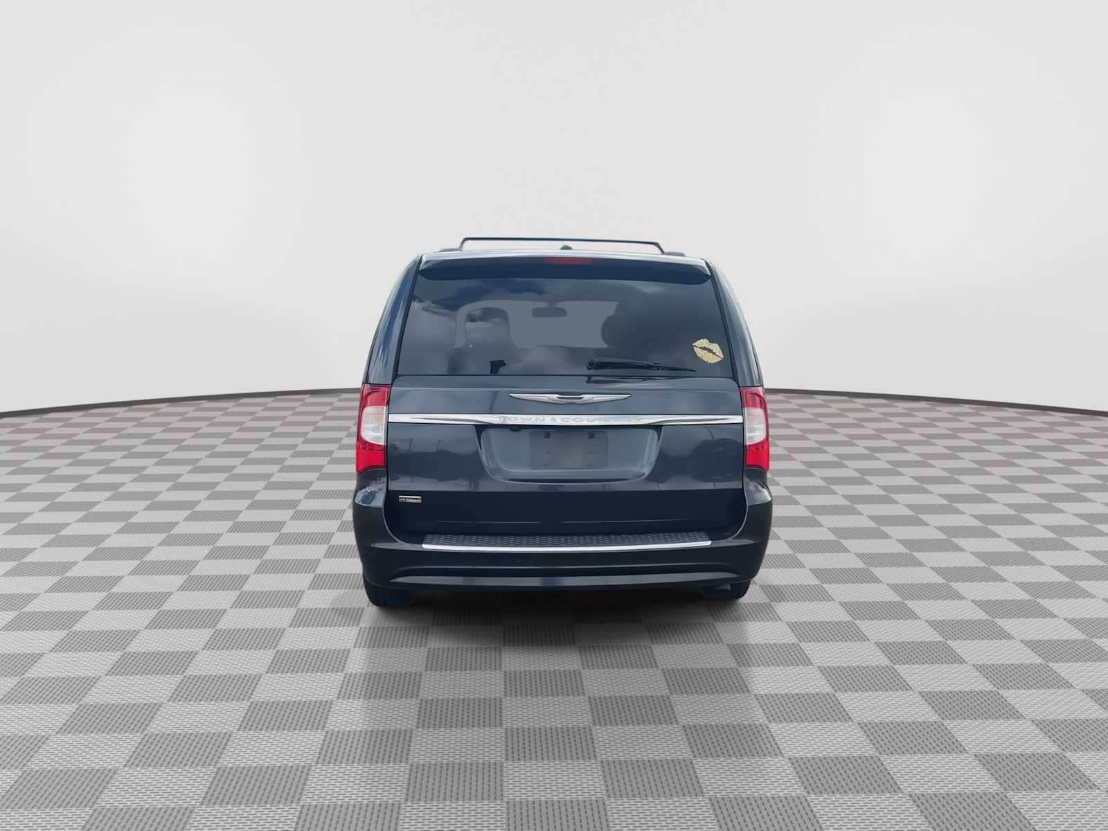 Thumbnail: 2014 Chrysler Town & Country - 7