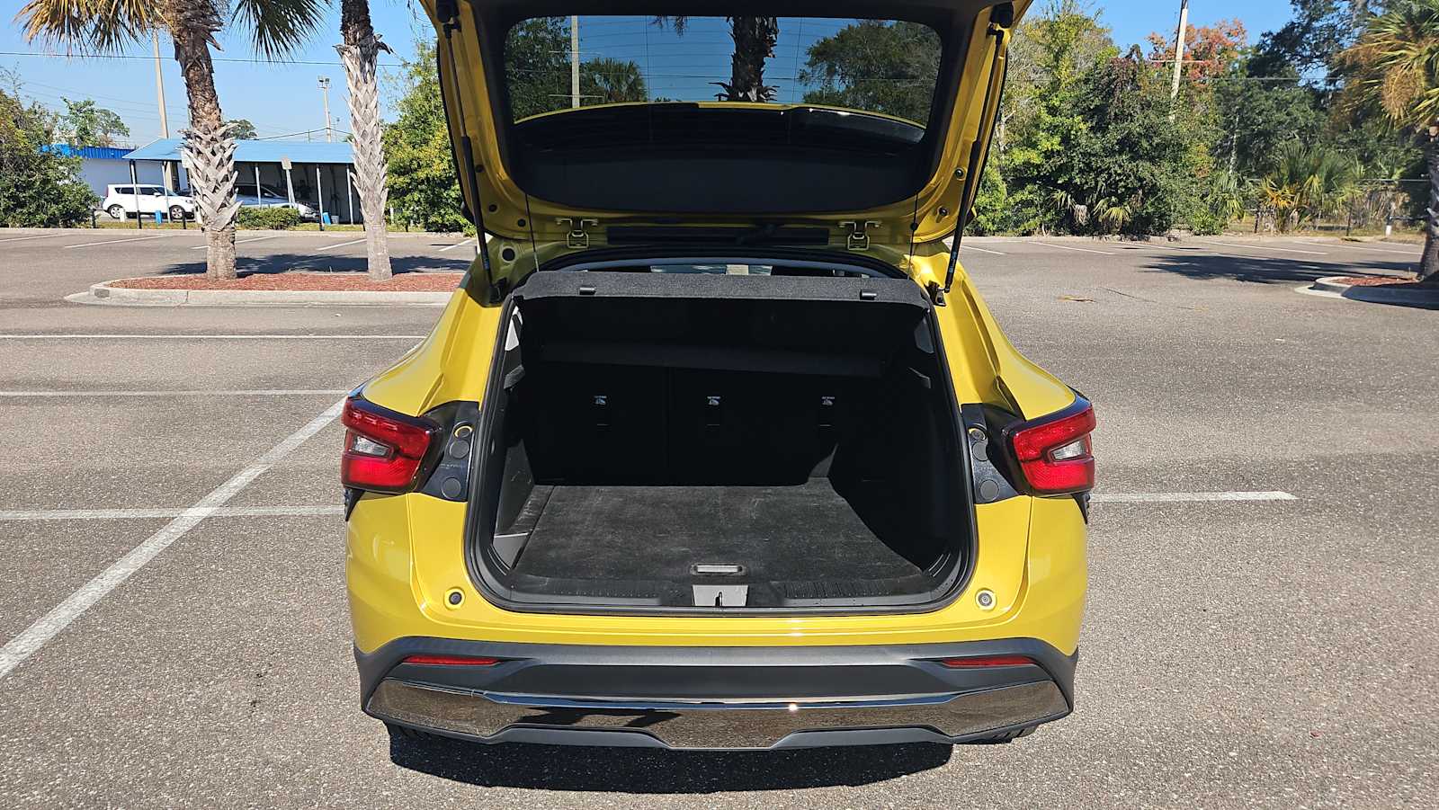 Thumbnail: 2024 Chevrolet Trax - 21