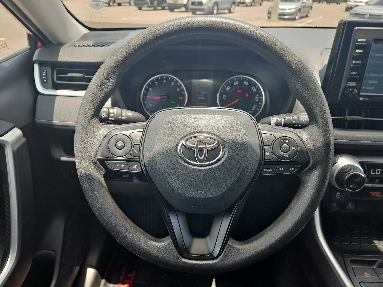 Thumbnail: 2020 Toyota RAV4 - 11