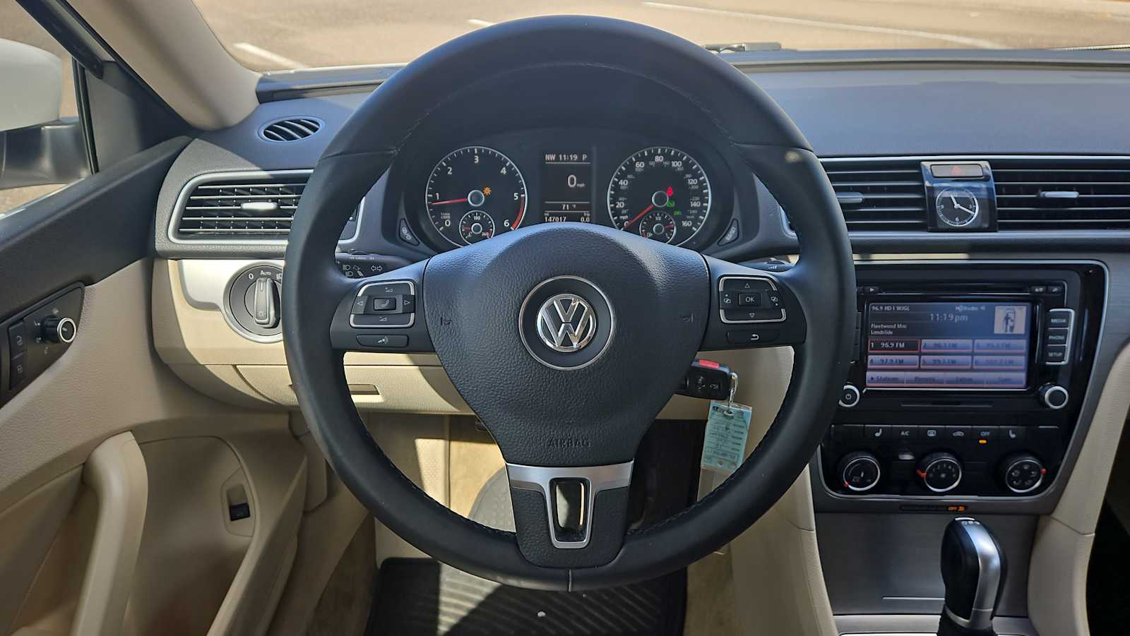 Thumbnail: 2015 Volkswagen Passat - 11