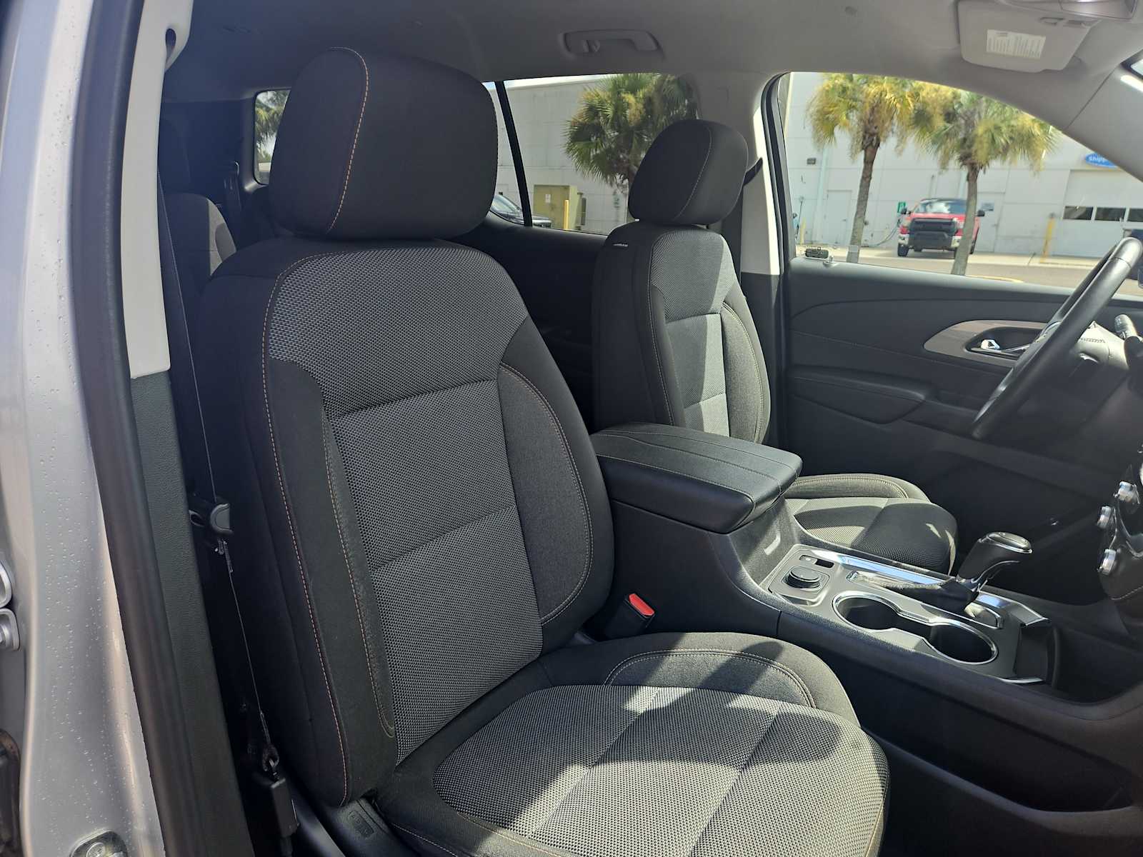 Thumbnail: 2020 Chevrolet Traverse - 26