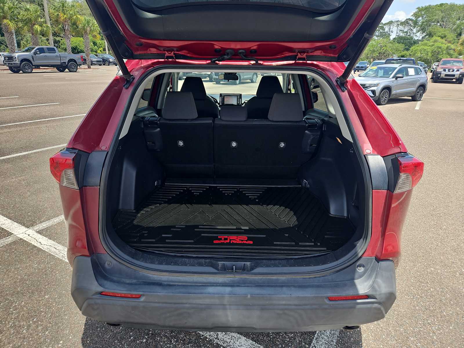 Thumbnail: 2020 Toyota RAV4 - 21