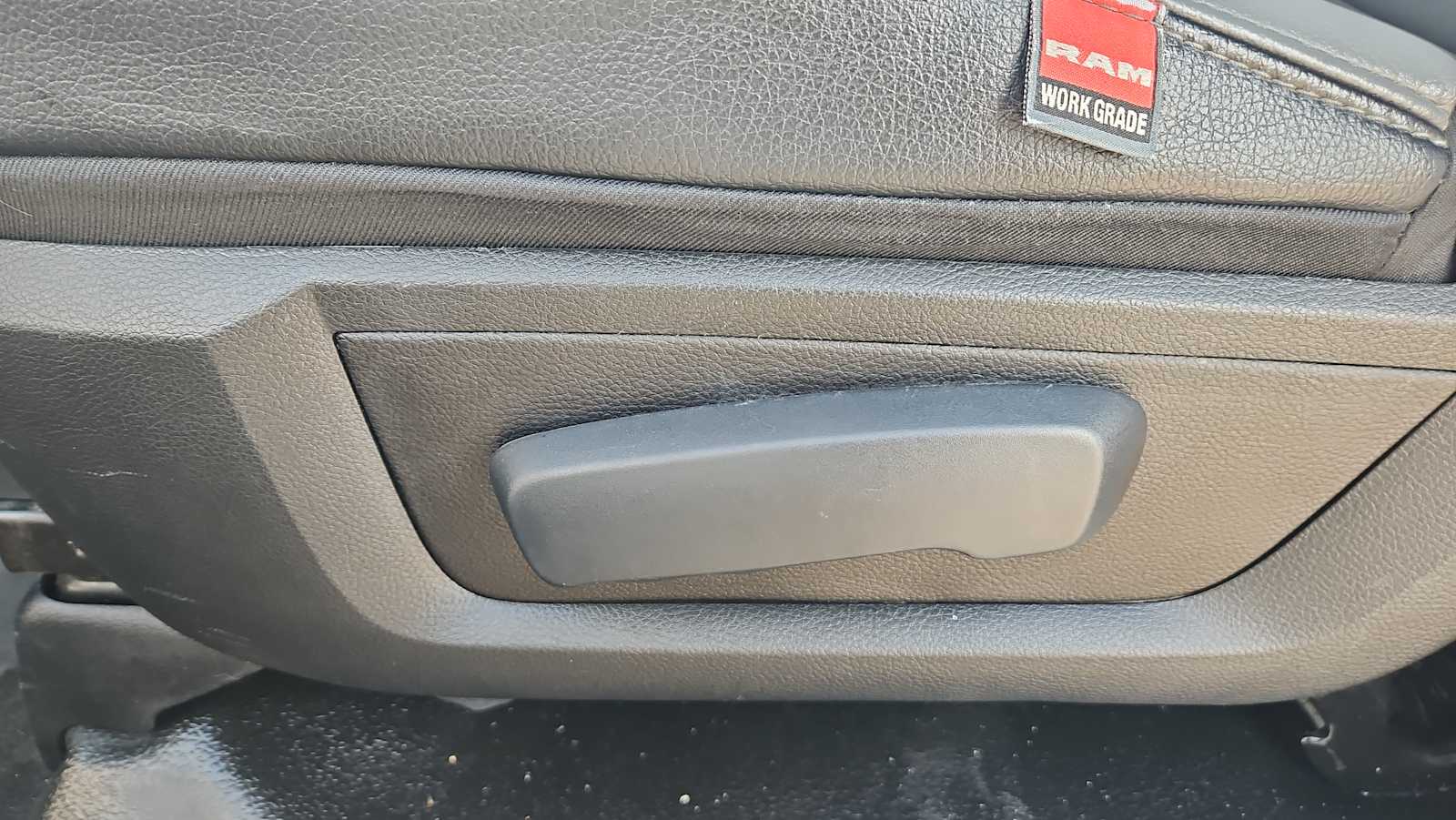 Thumbnail: 2021 RAM 1500 Classic - 14