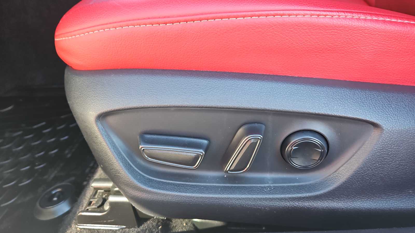 Thumbnail: 2018 Toyota Camry - 14