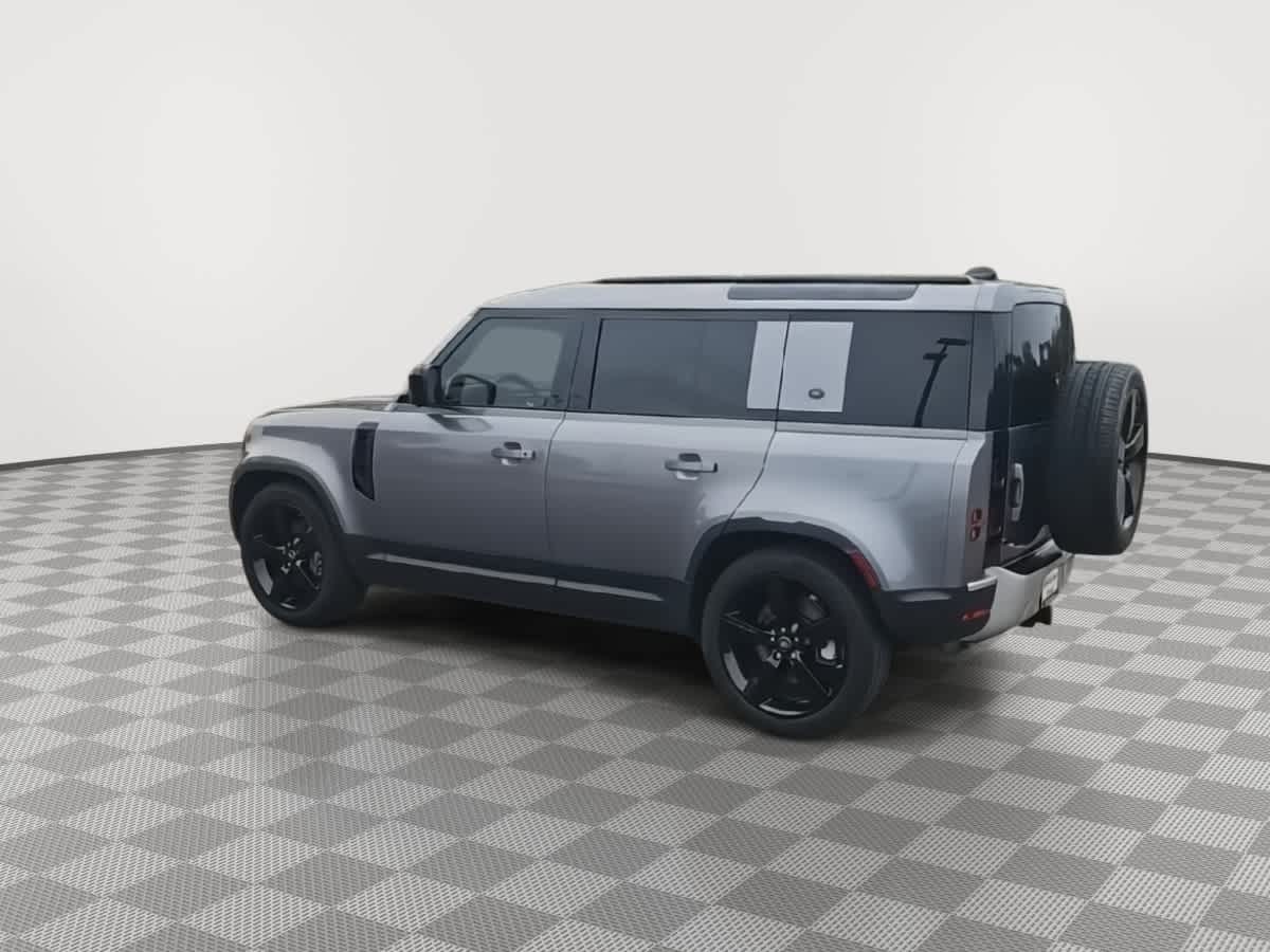 Thumbnail: 2020 Land Rover Defender - 6