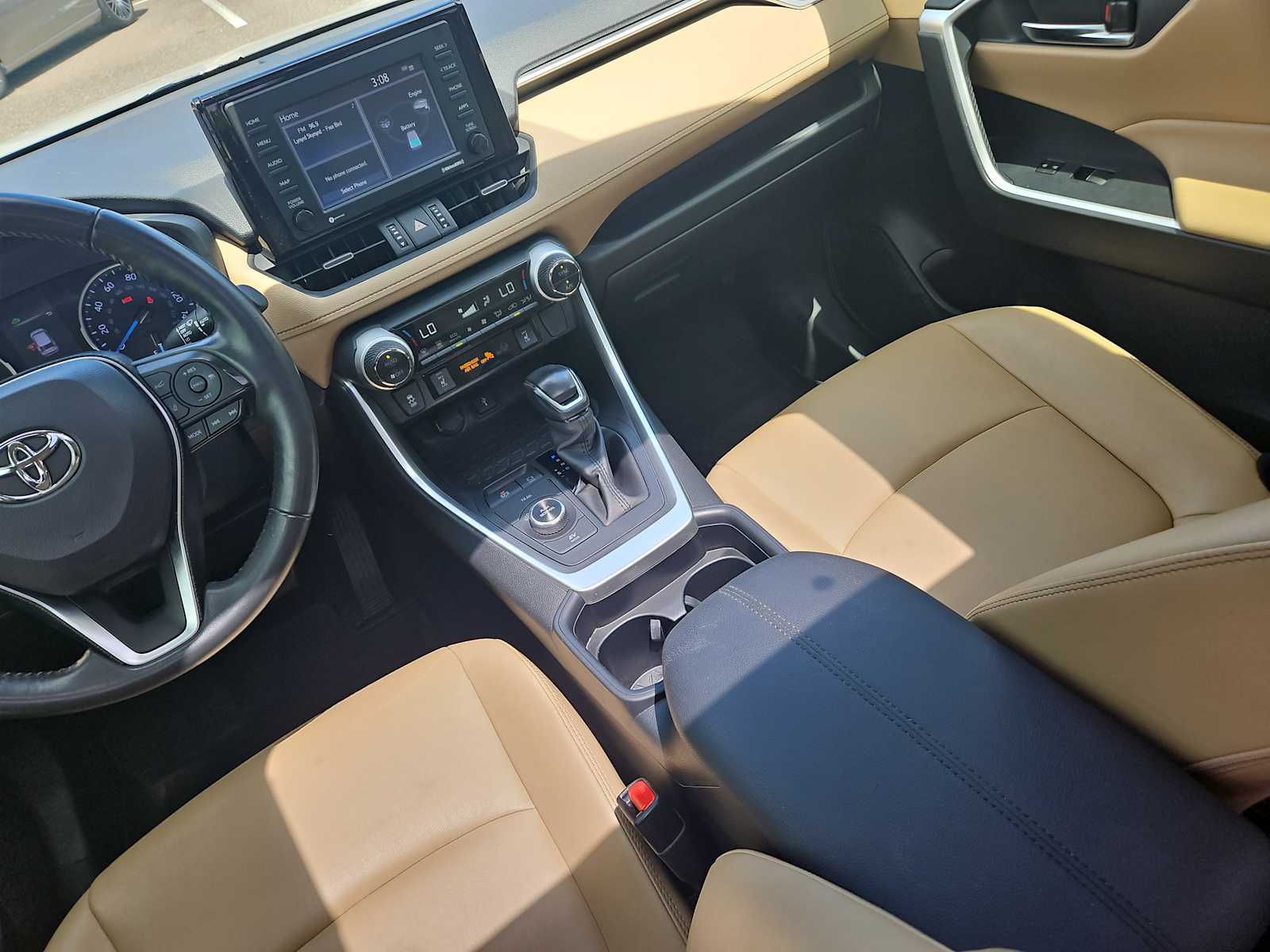 2021 Toyota RAV4 XLE Premium 23