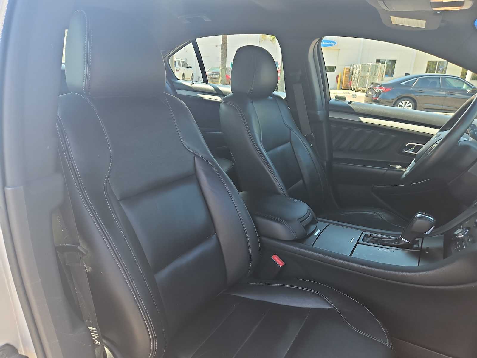 Thumbnail: 2015 Ford Taurus - 25