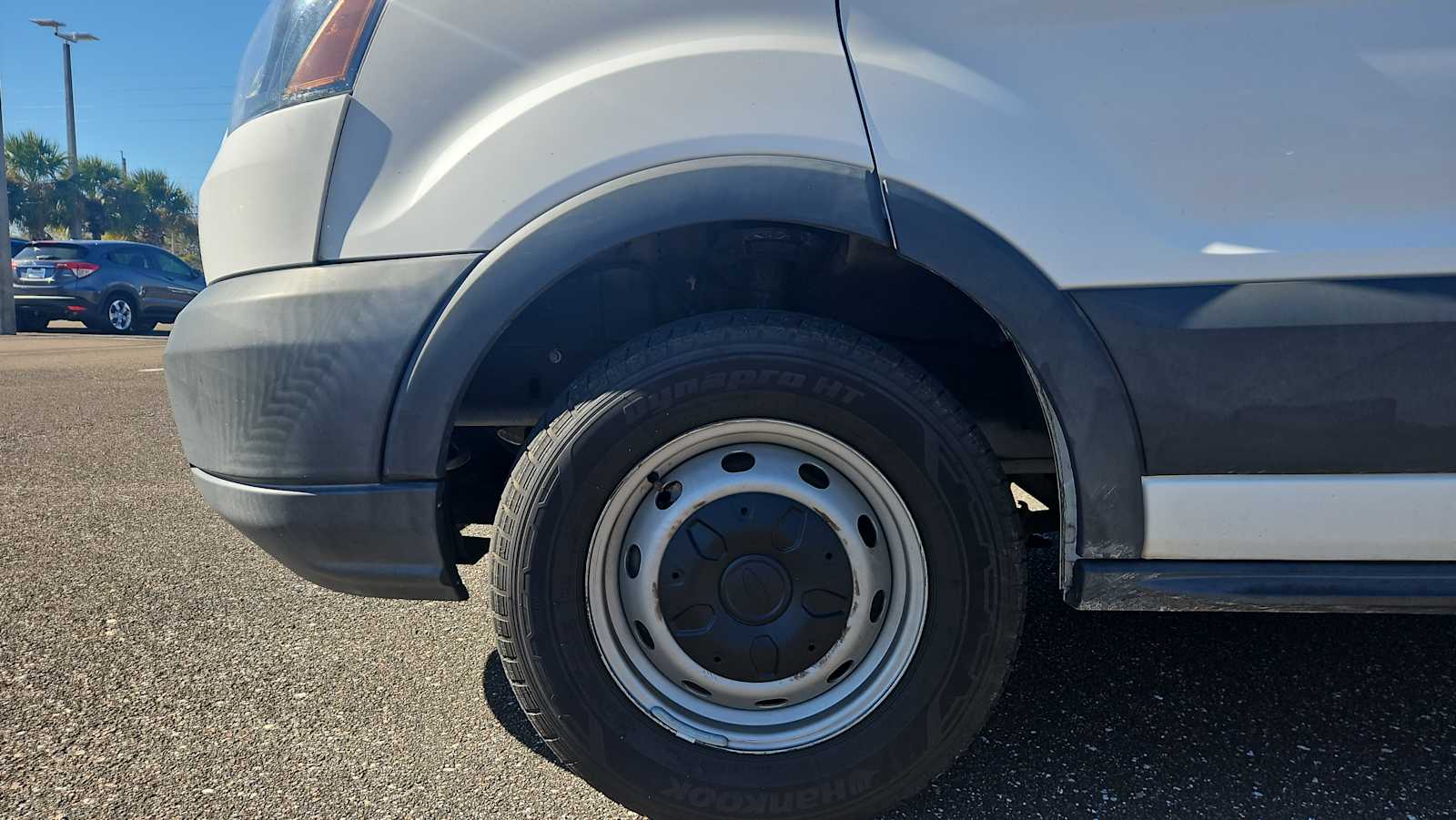 Thumbnail: 2018 Ford Transit Series - 18