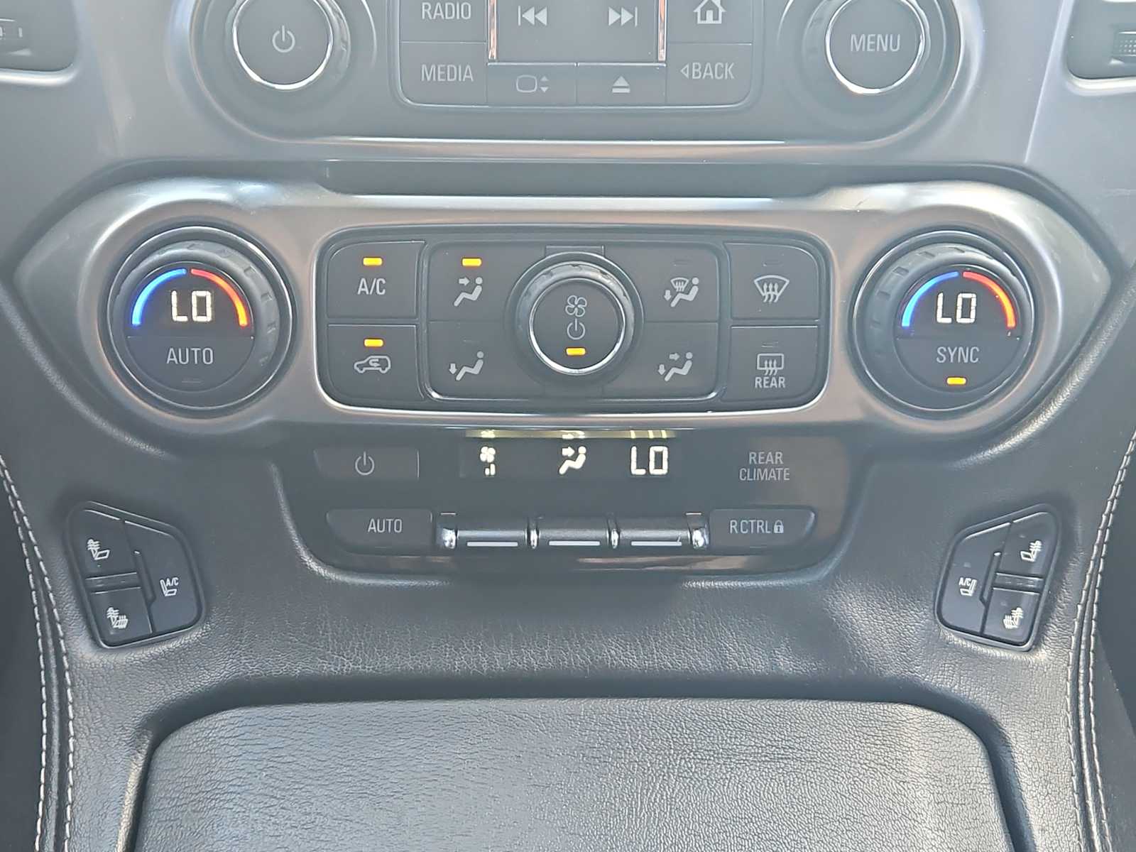 Thumbnail: 2015 Chevrolet Tahoe - 17