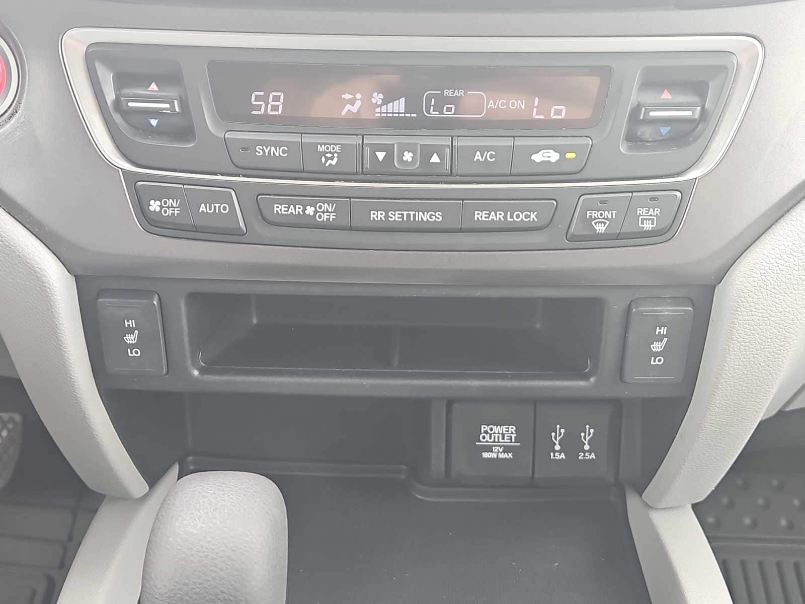 Thumbnail: 2016 Honda Pilot - 17