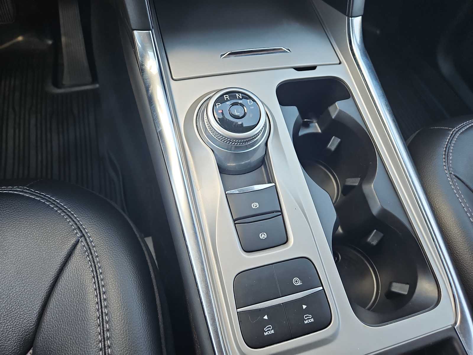 Thumbnail: 2022 Ford Explorer - 22