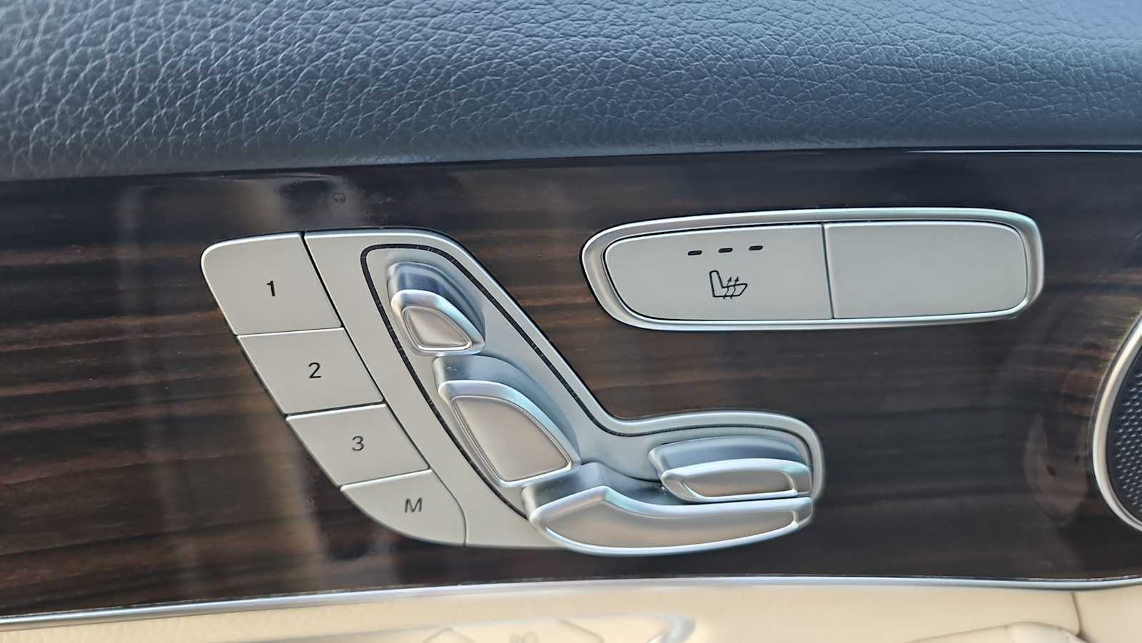 Thumbnail: 2022 Mercedes-Benz GLC - 14