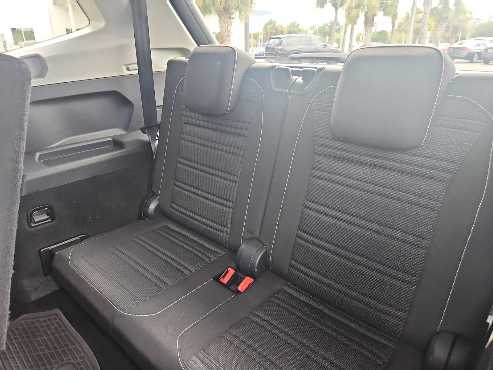 Thumbnail: 2022 Volkswagen Tiguan - 25