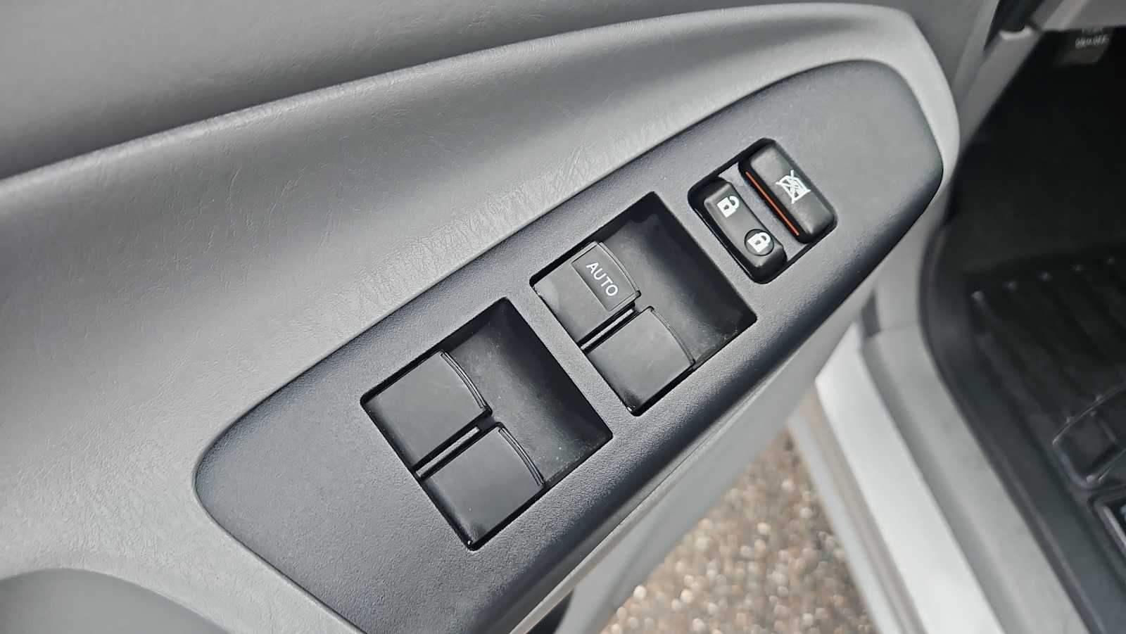 Thumbnail: 2012 Toyota Tacoma - 15