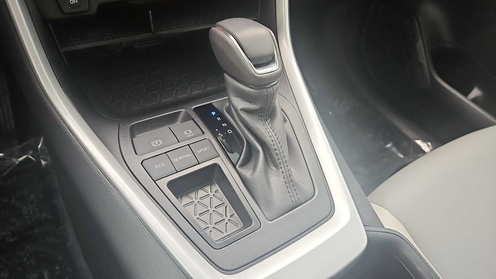 Thumbnail: 2025 Toyota RAV4 - 22