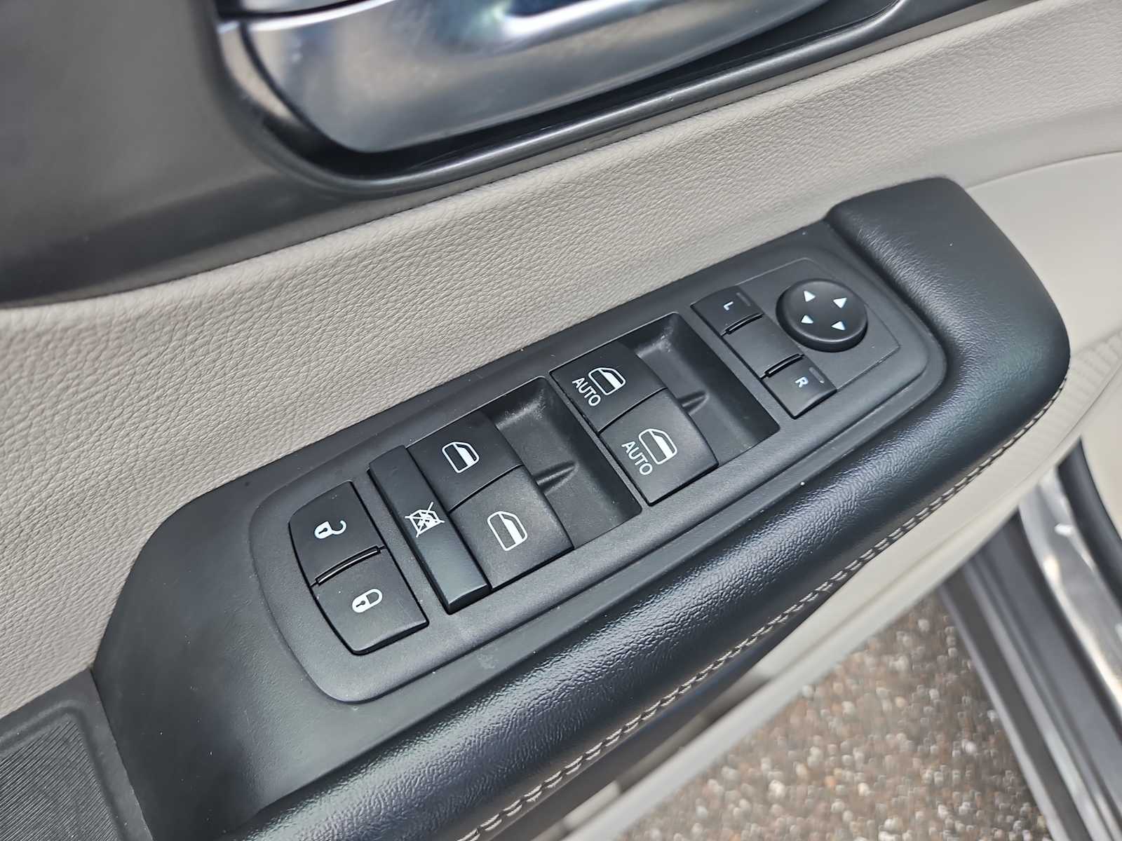 2022 Chrysler Pacifica Touring L 15