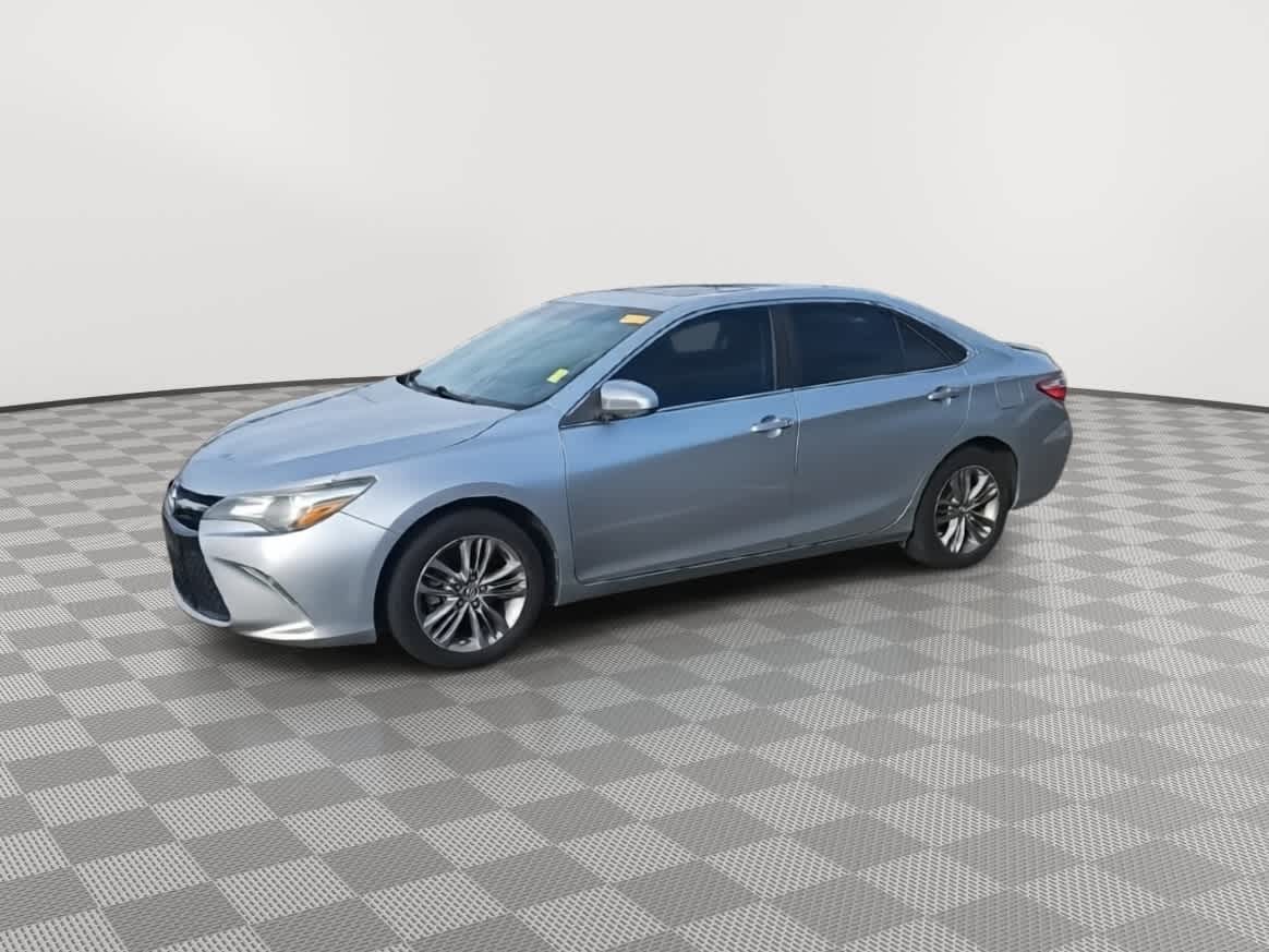 2015 Toyota Camry SE photo 4