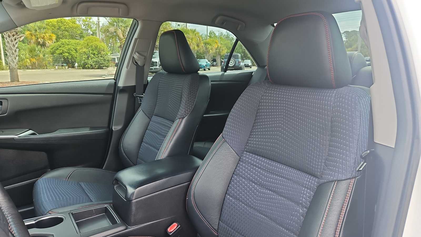 Thumbnail: 2015 Toyota Camry - 13