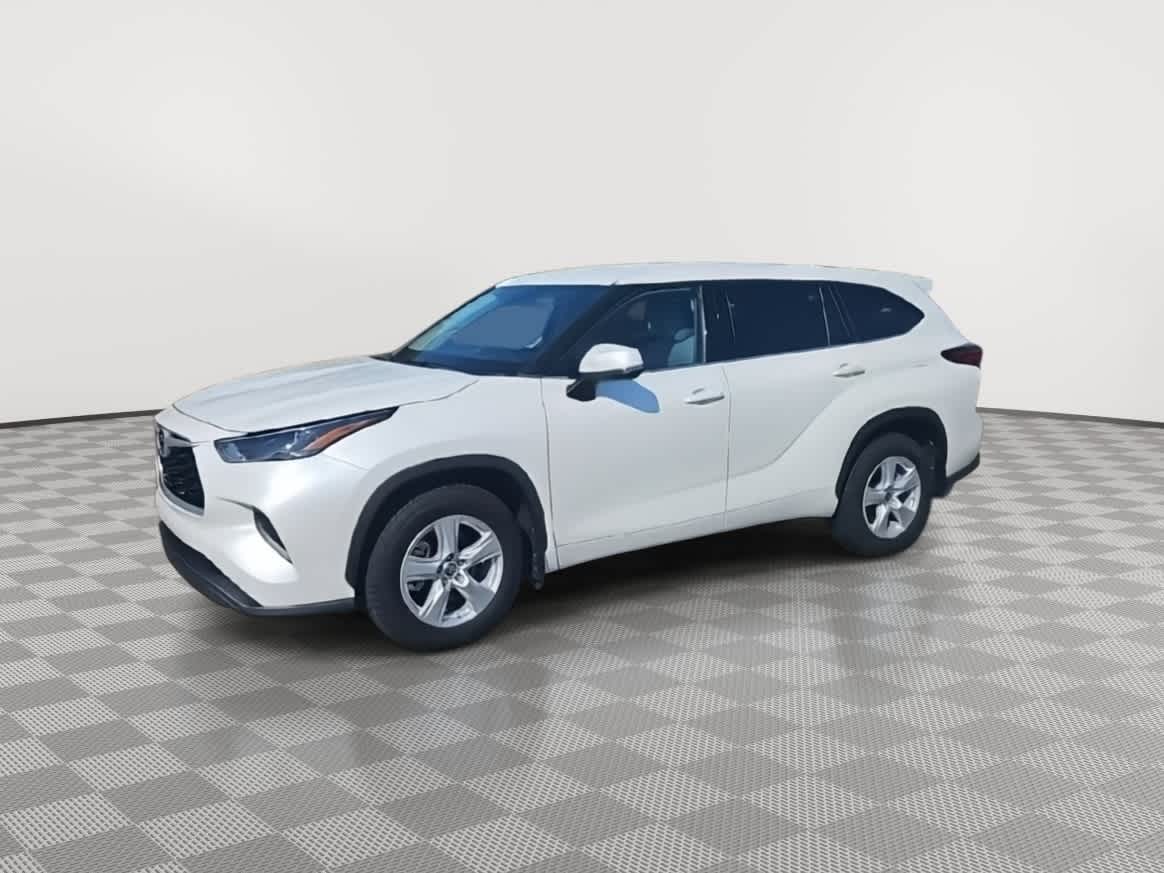 Thumbnail: 2022 Toyota Highlander - 4