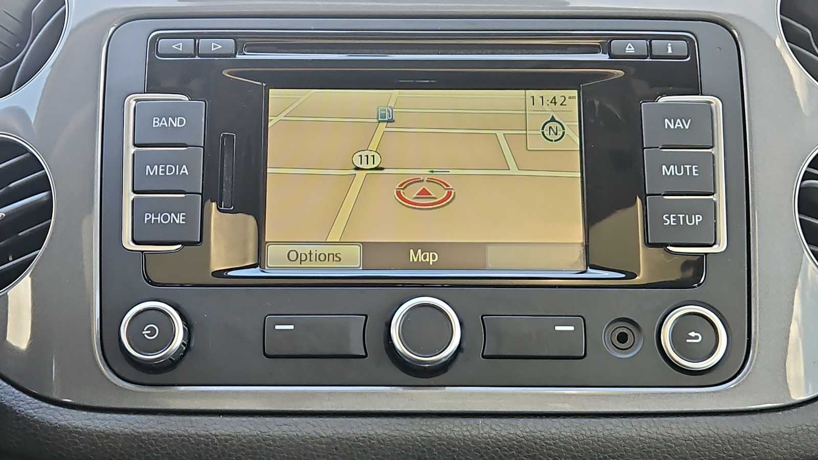 Thumbnail: 2014 Volkswagen Tiguan - 20