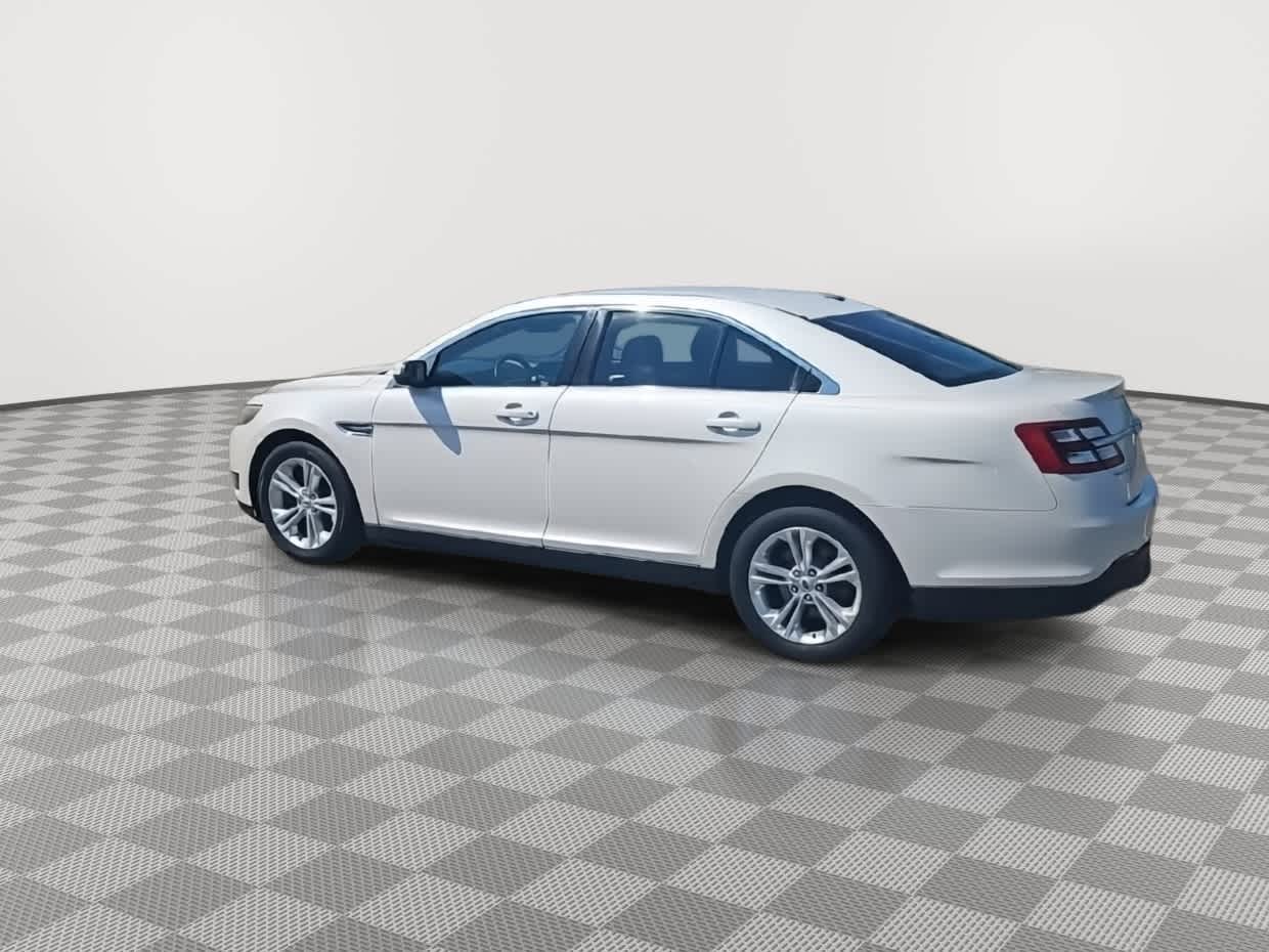 Thumbnail: 2015 Ford Taurus - 6