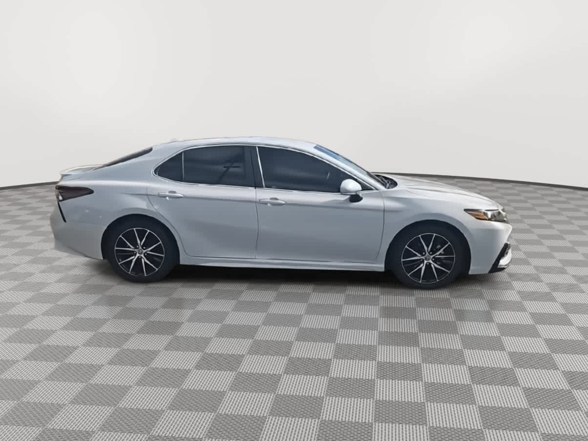 Thumbnail: 2023 Toyota Camry - 9