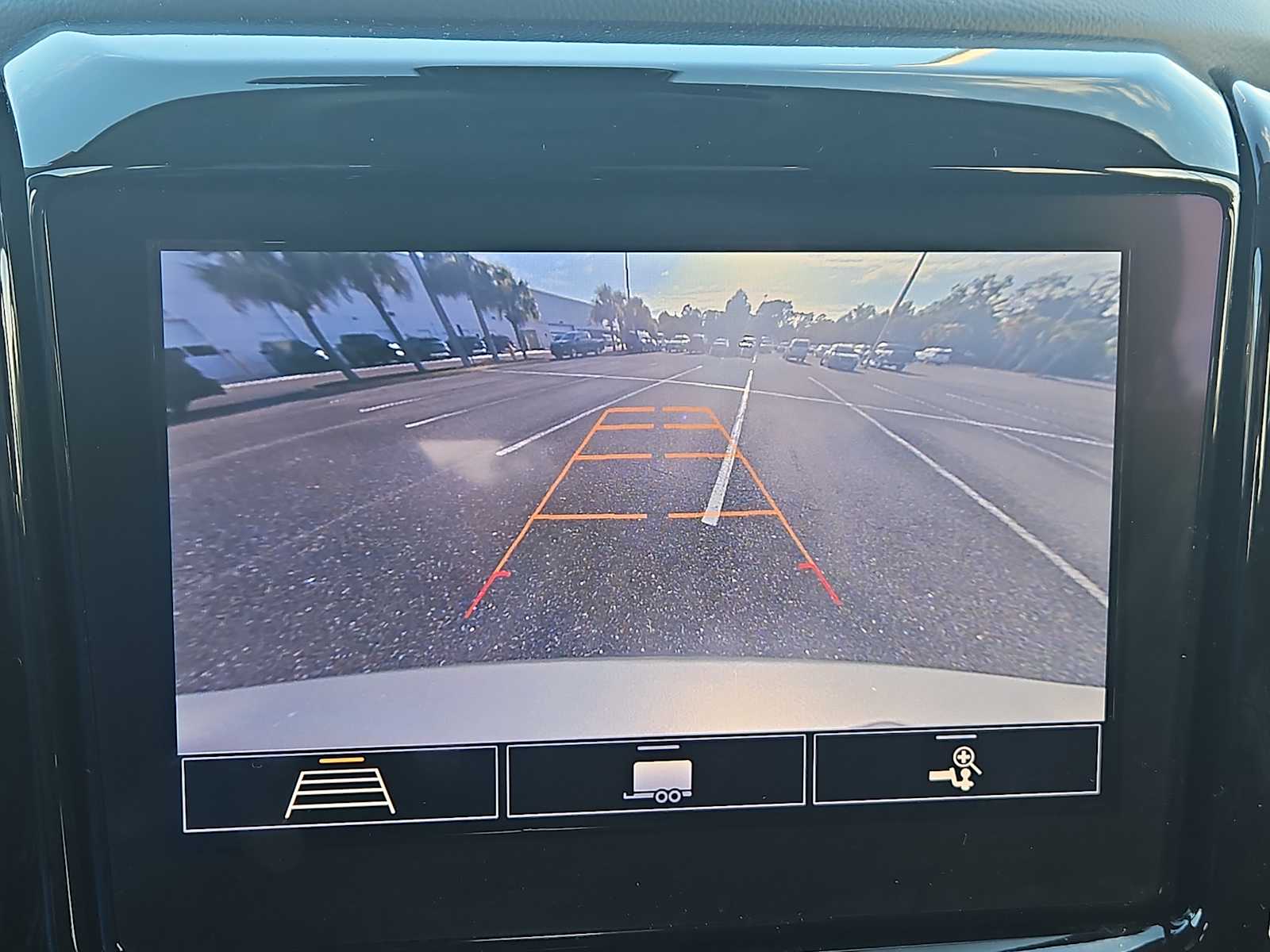 Thumbnail: 2020 Chevrolet Traverse - 23