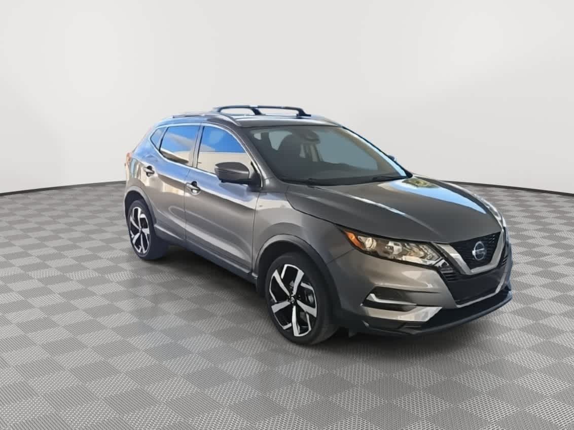 Thumbnail: 2022 Nissan Rogue Sport - 2