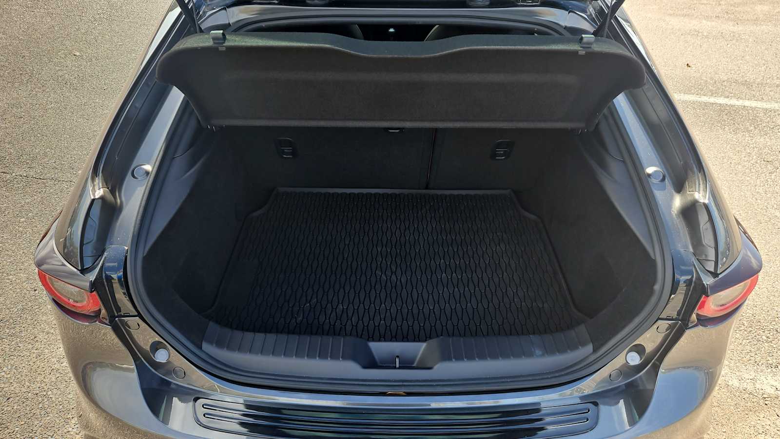 Thumbnail: 2025 Mazda Mazda3 - 21