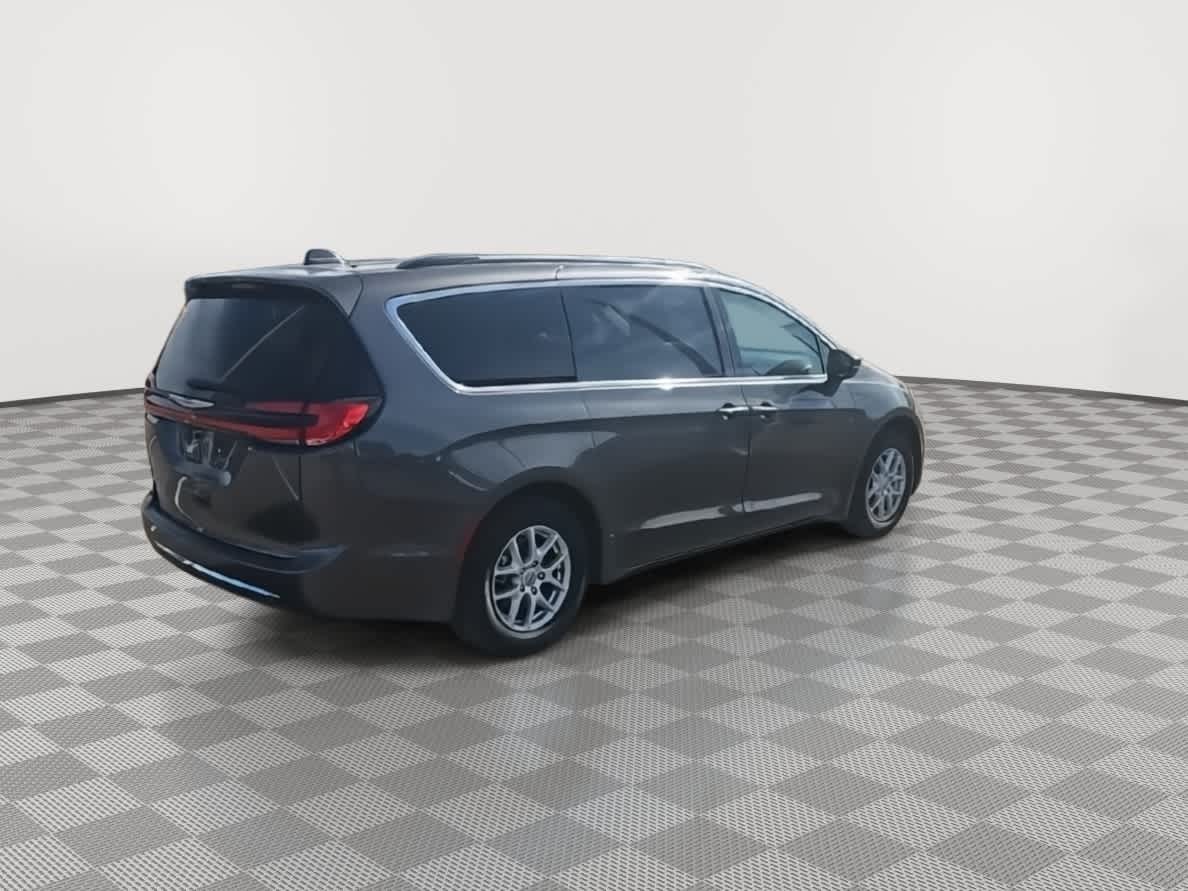 Thumbnail: 2022 Chrysler Pacifica - 9