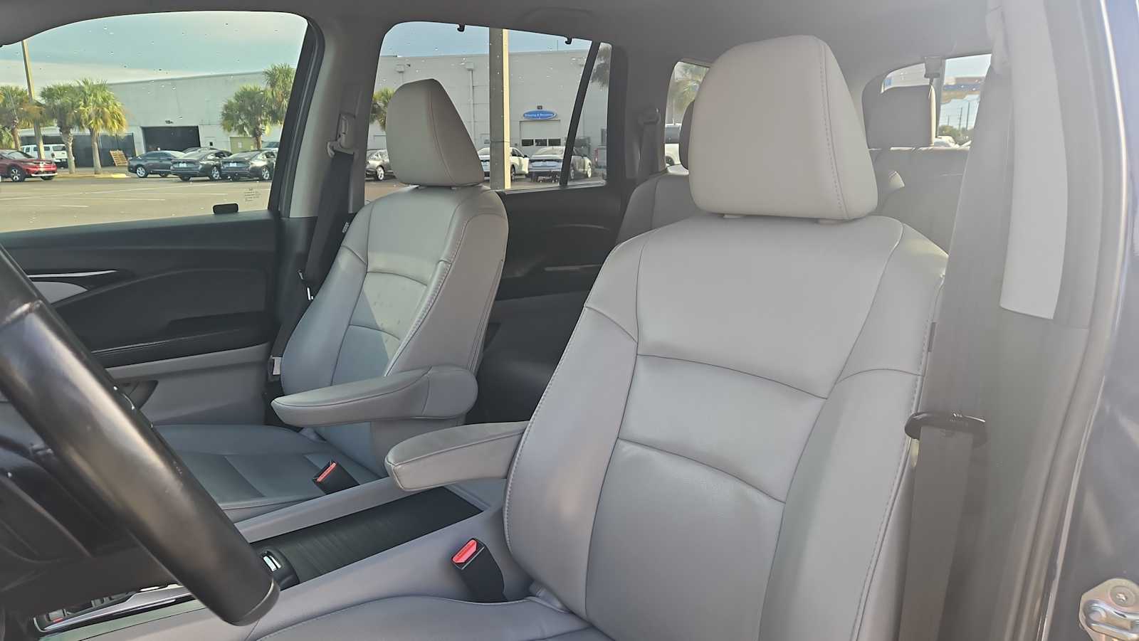 Thumbnail: 2019 Honda Pilot - 13