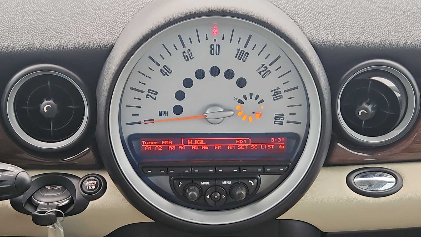 Thumbnail: 2012 MINI Cooper Clubman - 12