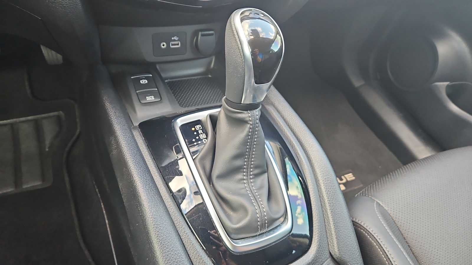 Thumbnail: 2022 Nissan Rogue Sport - 21