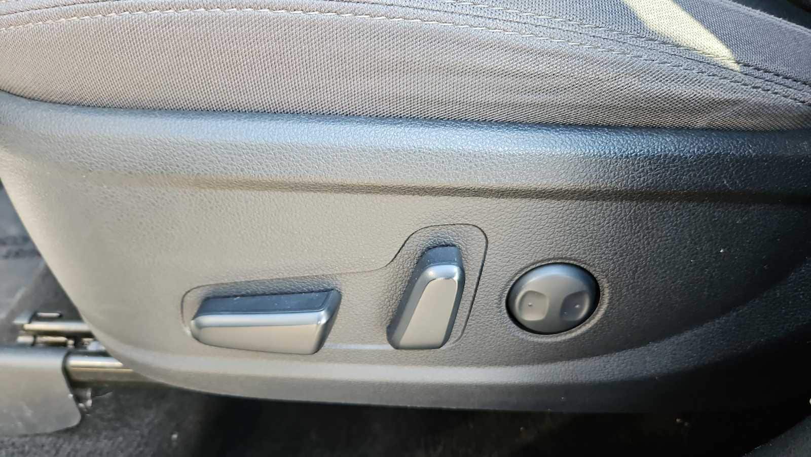 Thumbnail: 2023 Hyundai Santa Fe - 14