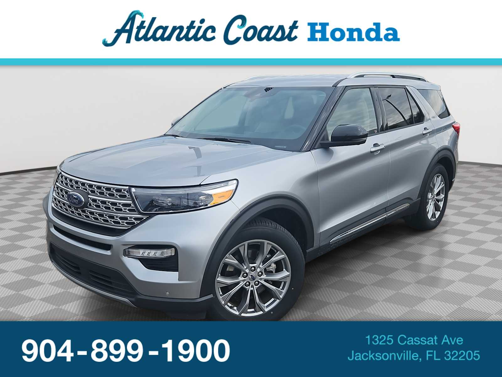 2022 Ford Explorer Limited's photo