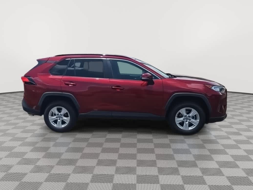 Thumbnail: 2020 Toyota RAV4 - 9