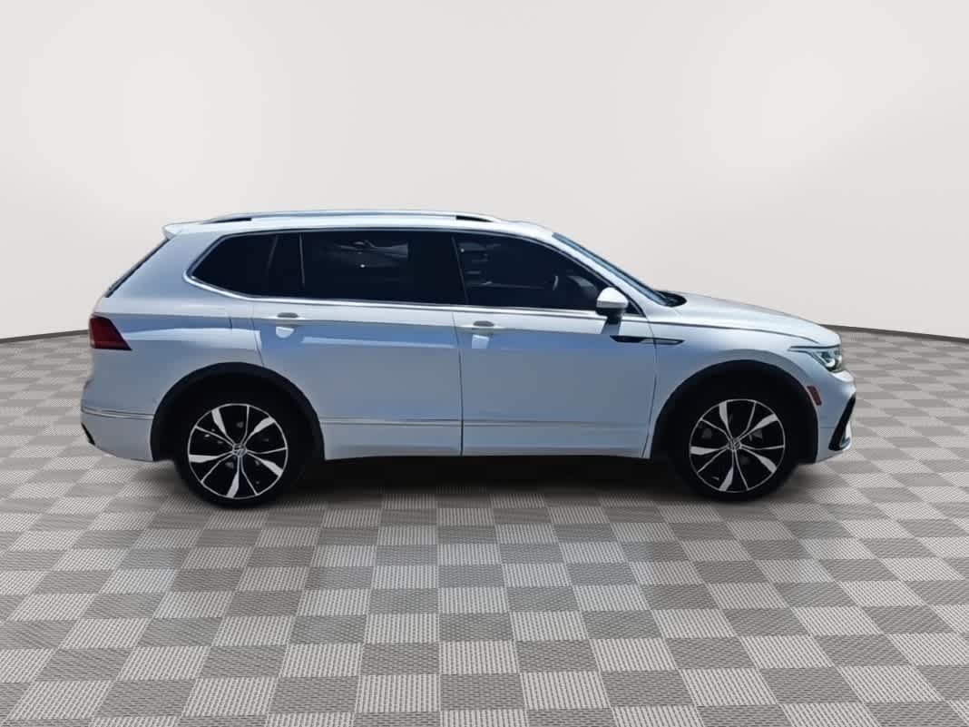 Thumbnail: 2022 Volkswagen Tiguan - 9