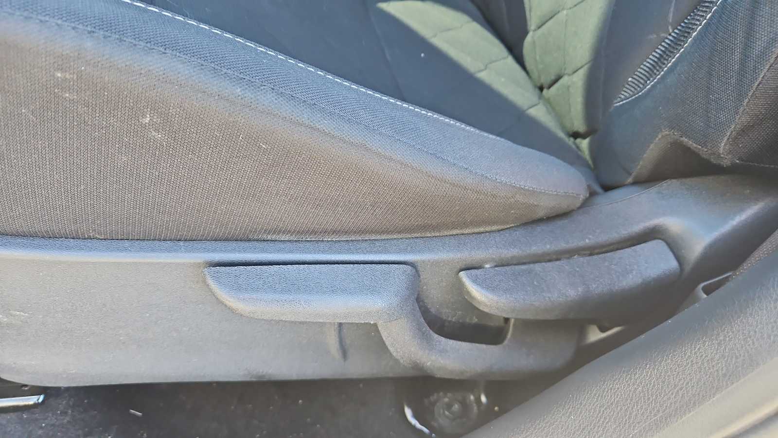 Thumbnail: 2019 Nissan Kicks - 14