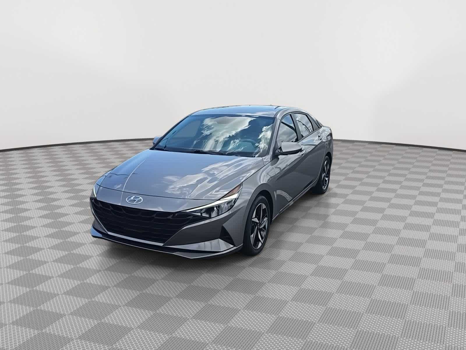 Thumbnail: 2023 Hyundai Elantra - 3