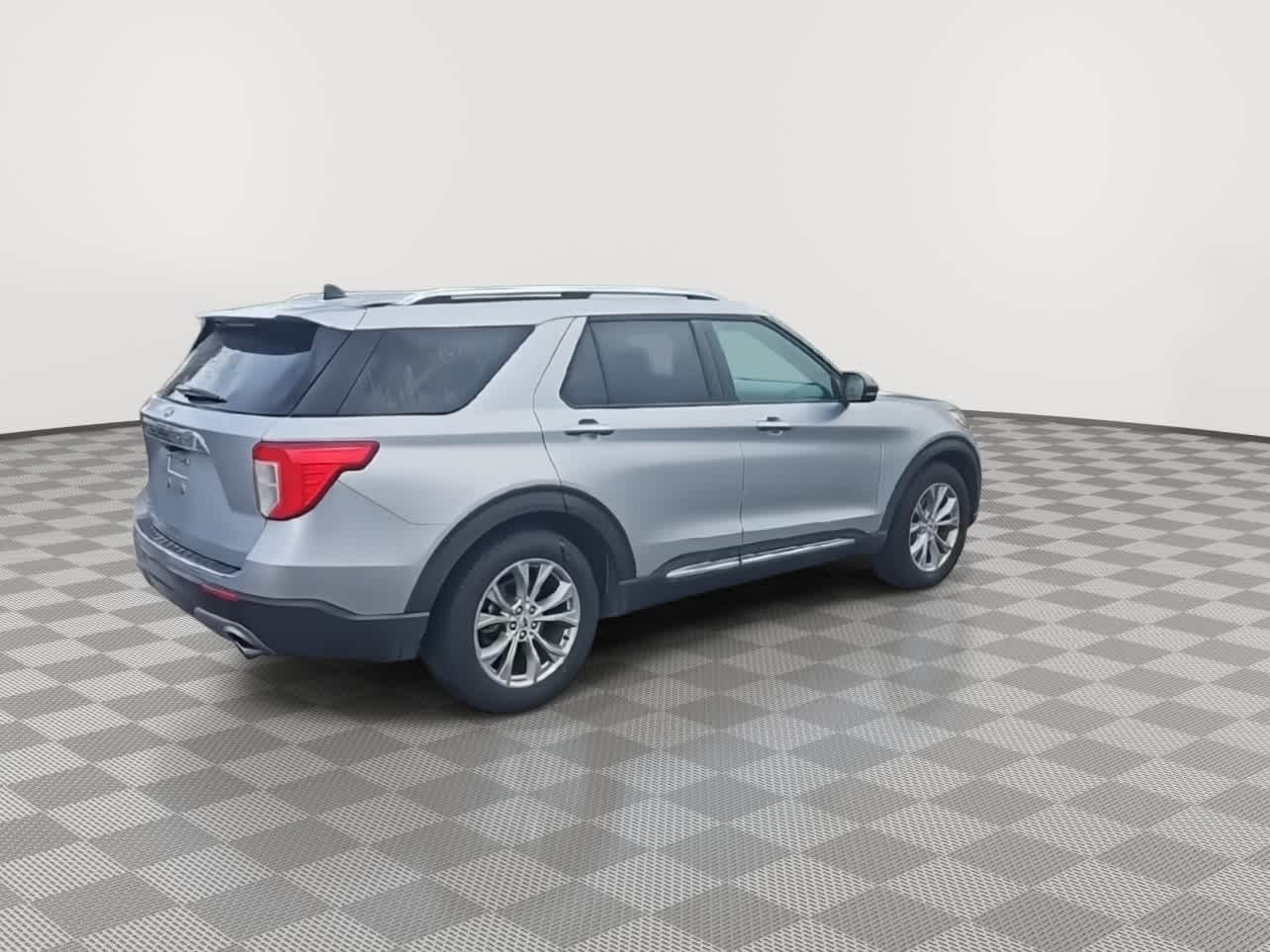 Thumbnail: 2022 Ford Explorer - 8