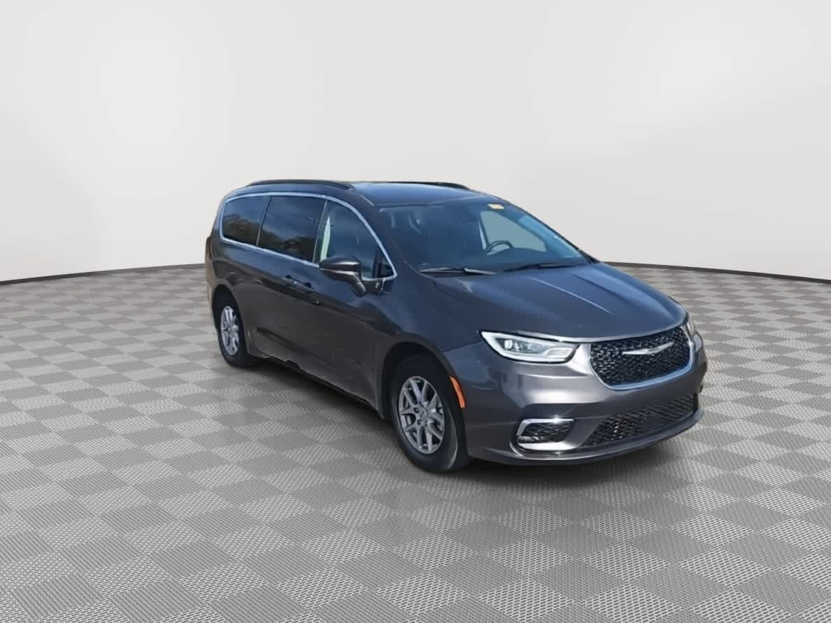 Thumbnail: 2022 Chrysler Pacifica - 3
