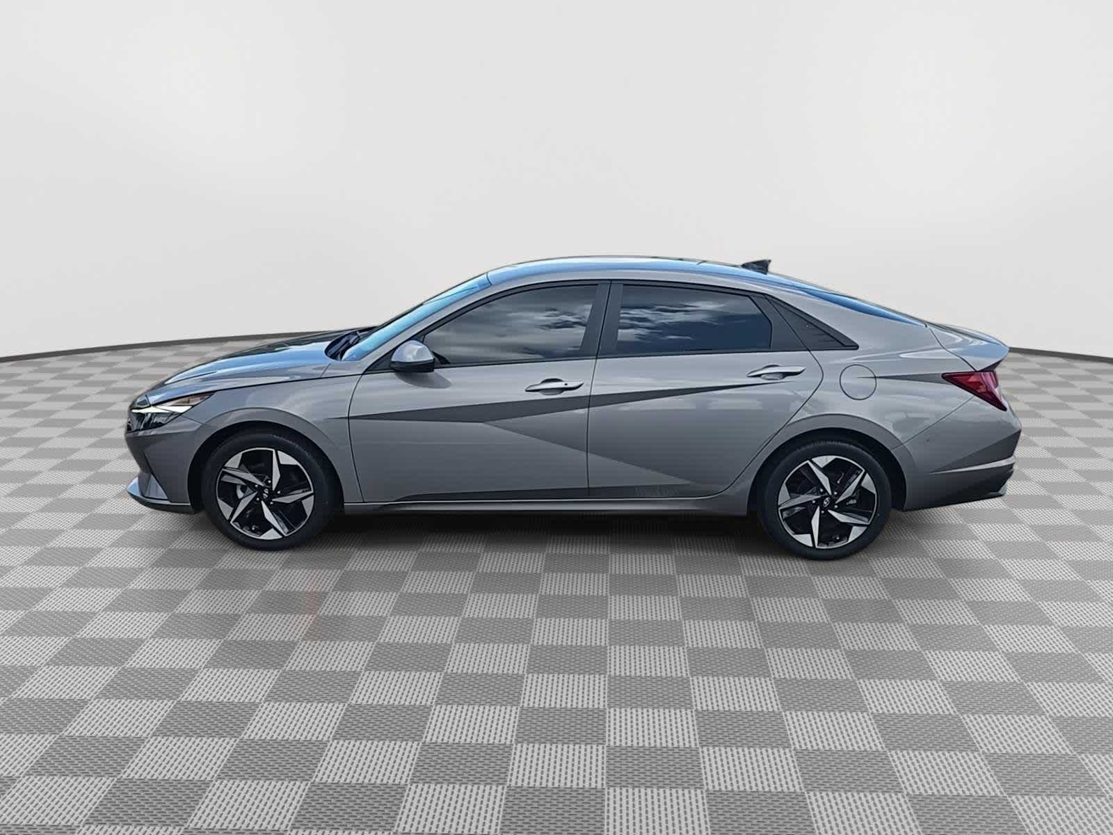 Thumbnail: 2023 Hyundai Elantra - 5