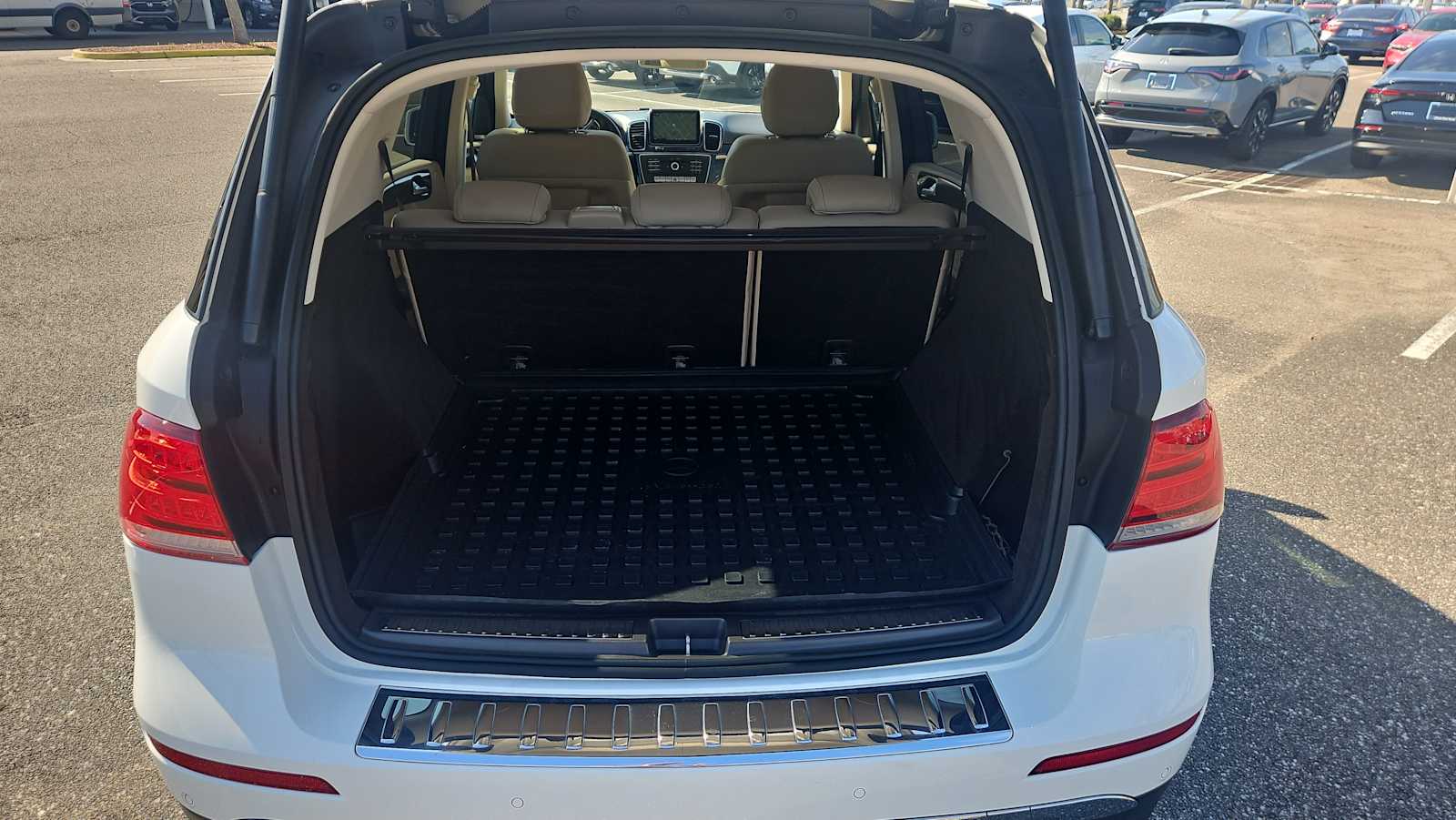 Thumbnail: 2016 Mercedes-Benz GLE - 21