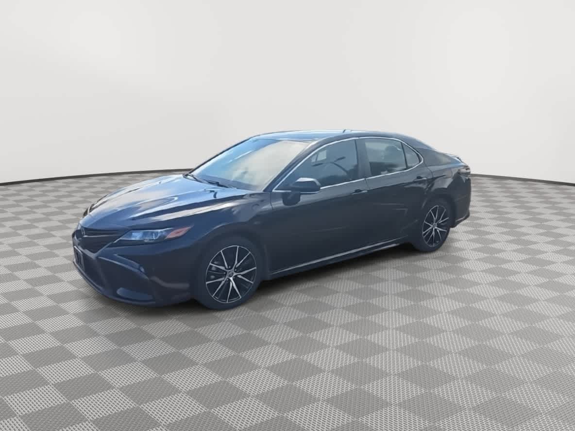 Thumbnail: 2022 Toyota Camry - 4
