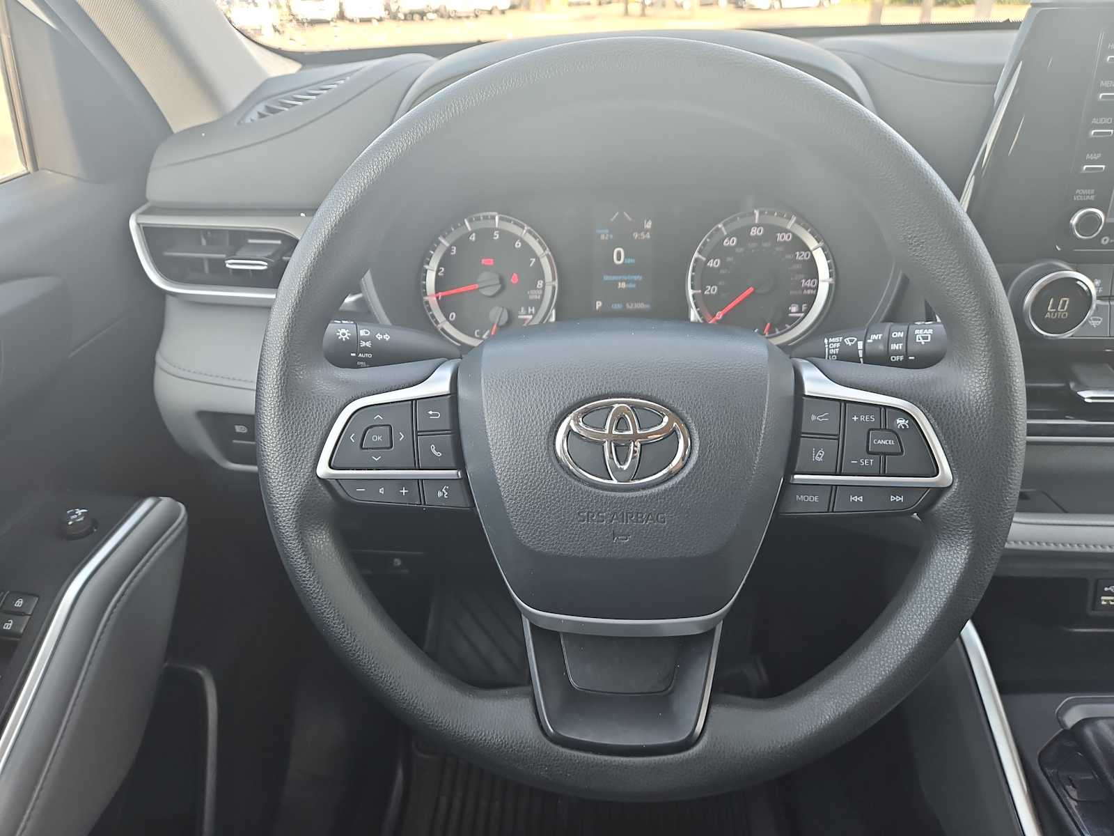 Thumbnail: 2022 Toyota Highlander - 11