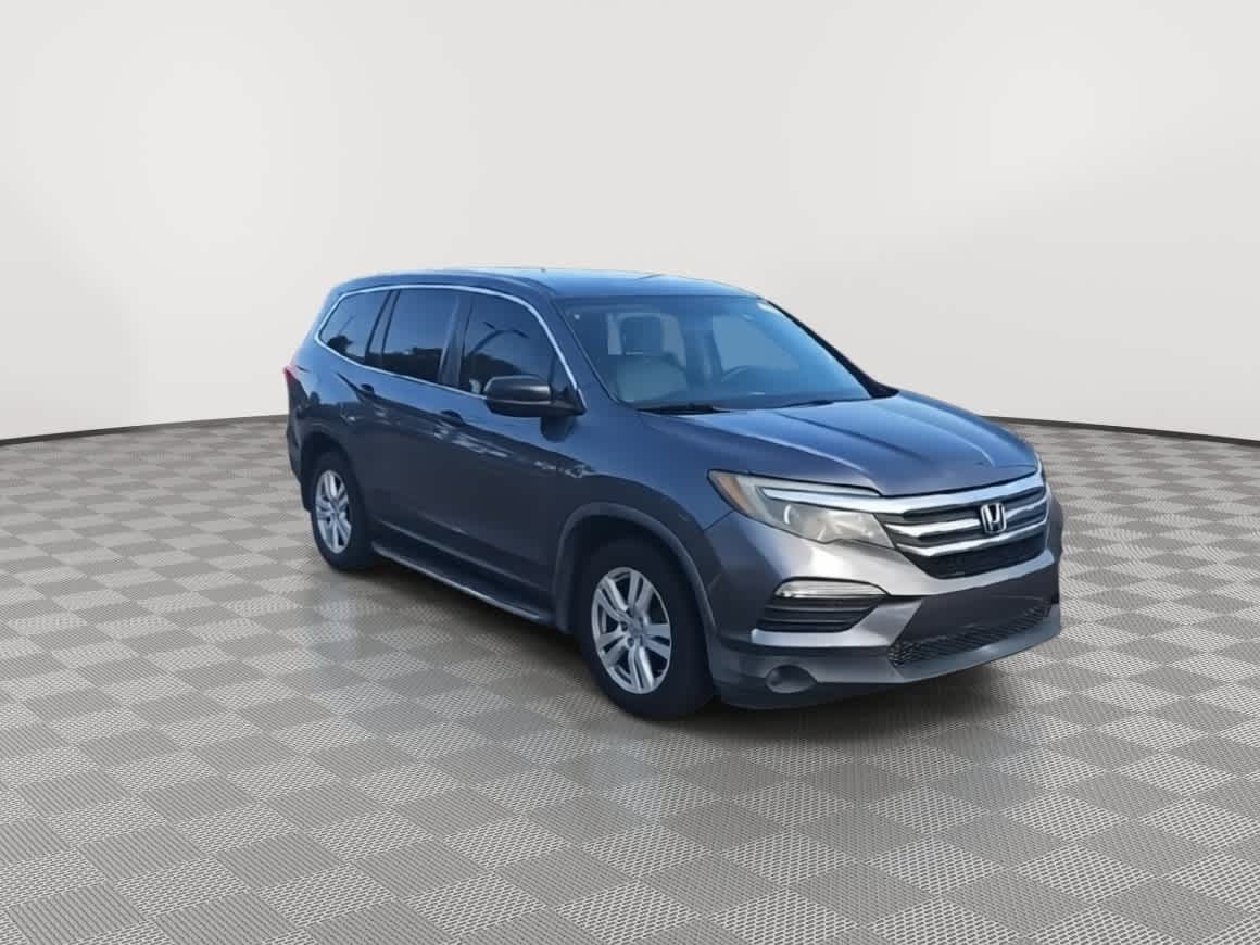Thumbnail: 2016 Honda Pilot - 2
