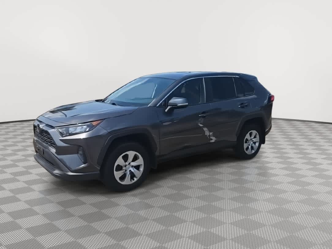 2022 Toyota RAV4 LE photo 4