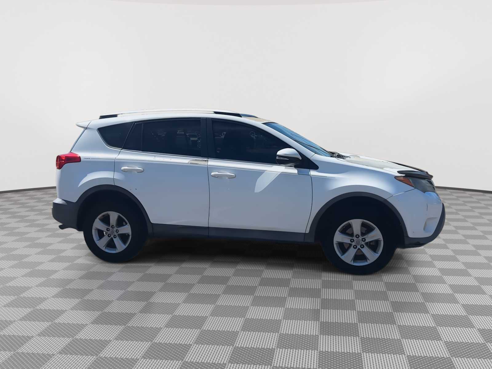 Thumbnail: 2014 Toyota RAV4 - 9