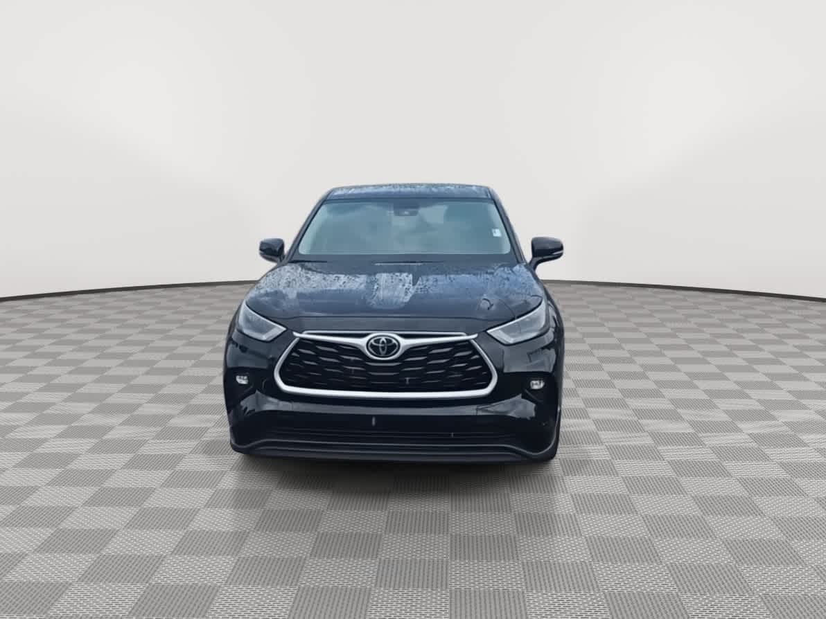 2023 Toyota Highlander LE 3