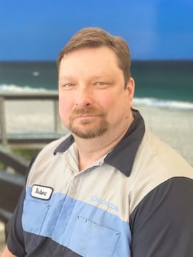 Staff member Robert Buda from ID_119f35383c4e